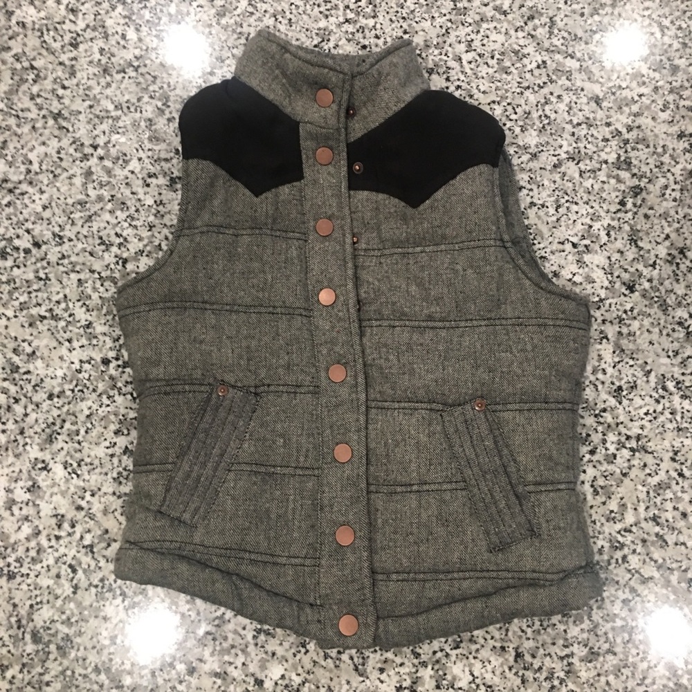 Grey vest with black accent